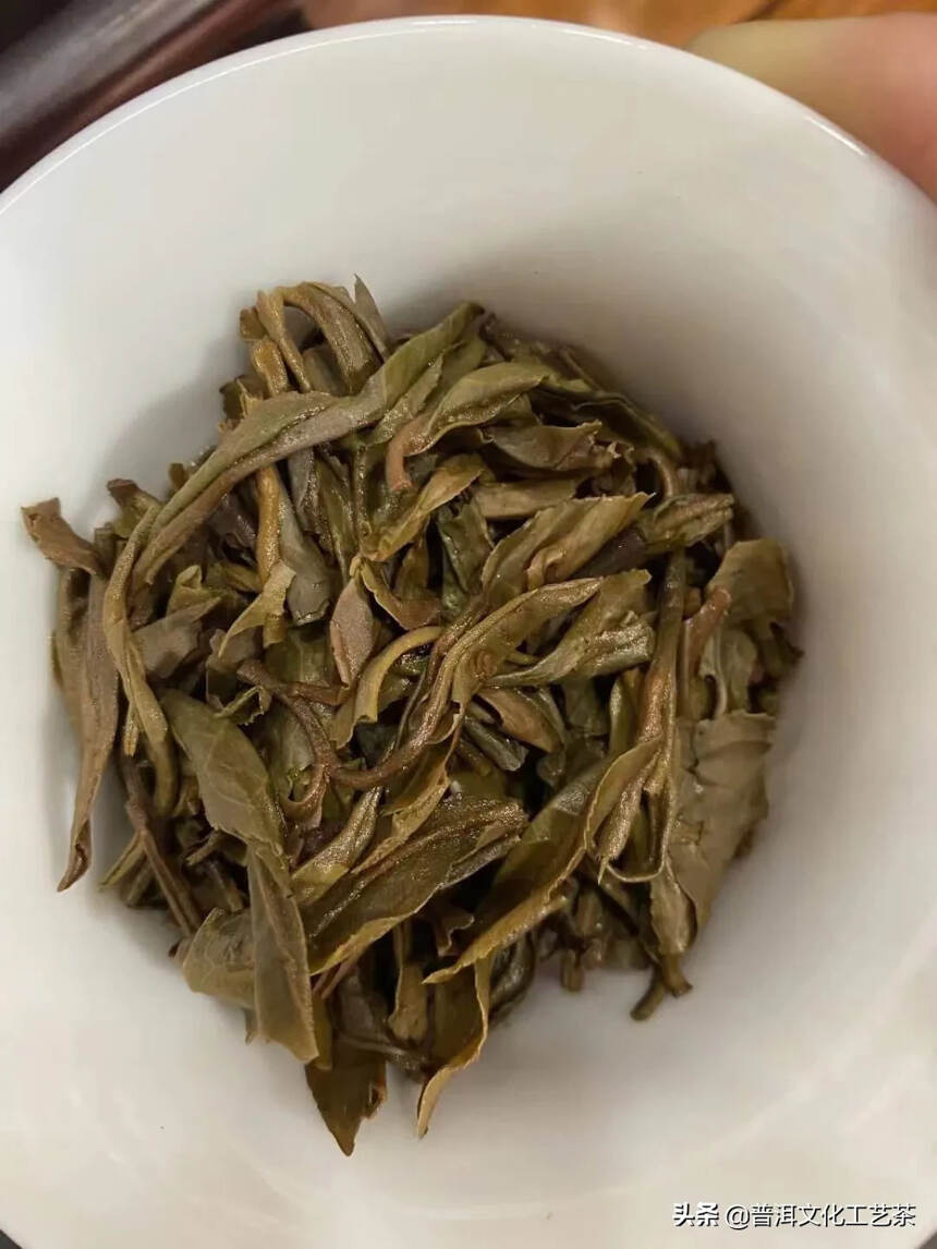 2006年象明茶厂有机茶，357克/片，7片/提，4