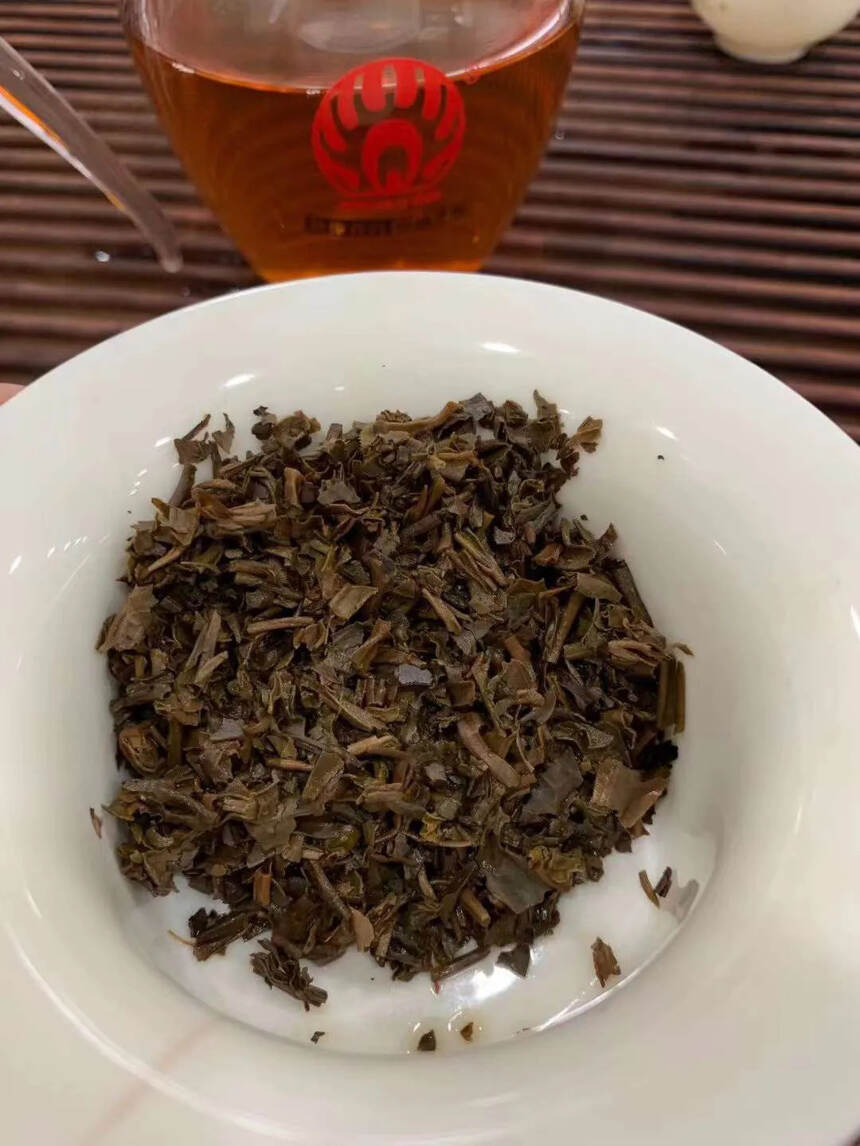 ??2003年凤临茶厂纯昆明干仓班章沱茶，500克/