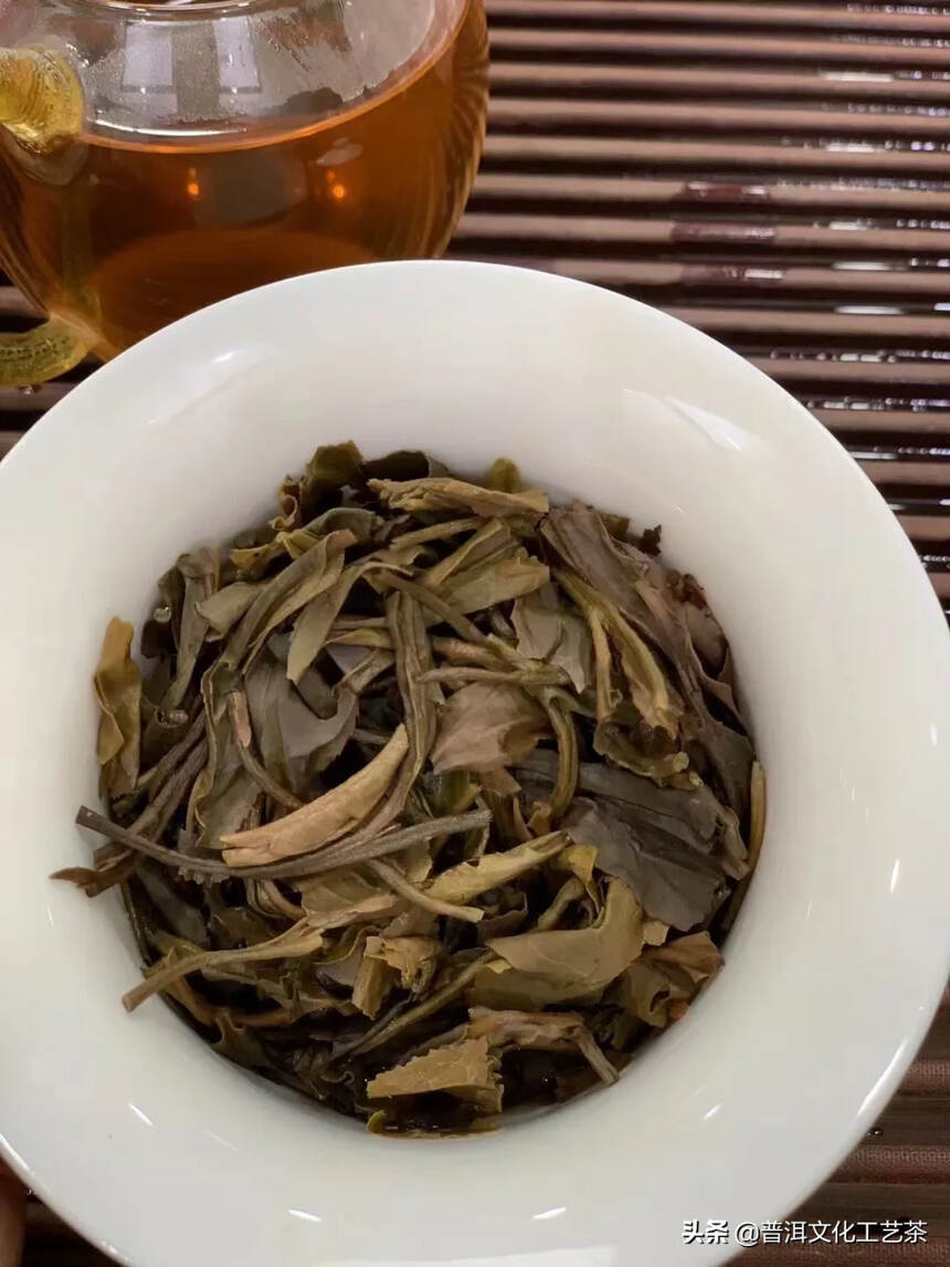 2006年象明茶厂冰岛古树茶，产品规格：357克/片