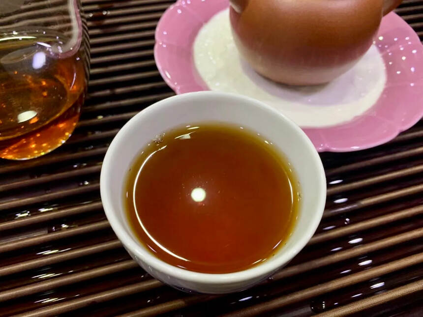 1998年 云南紧茶 环山牌生普洱茶砖，云南省临沧茶