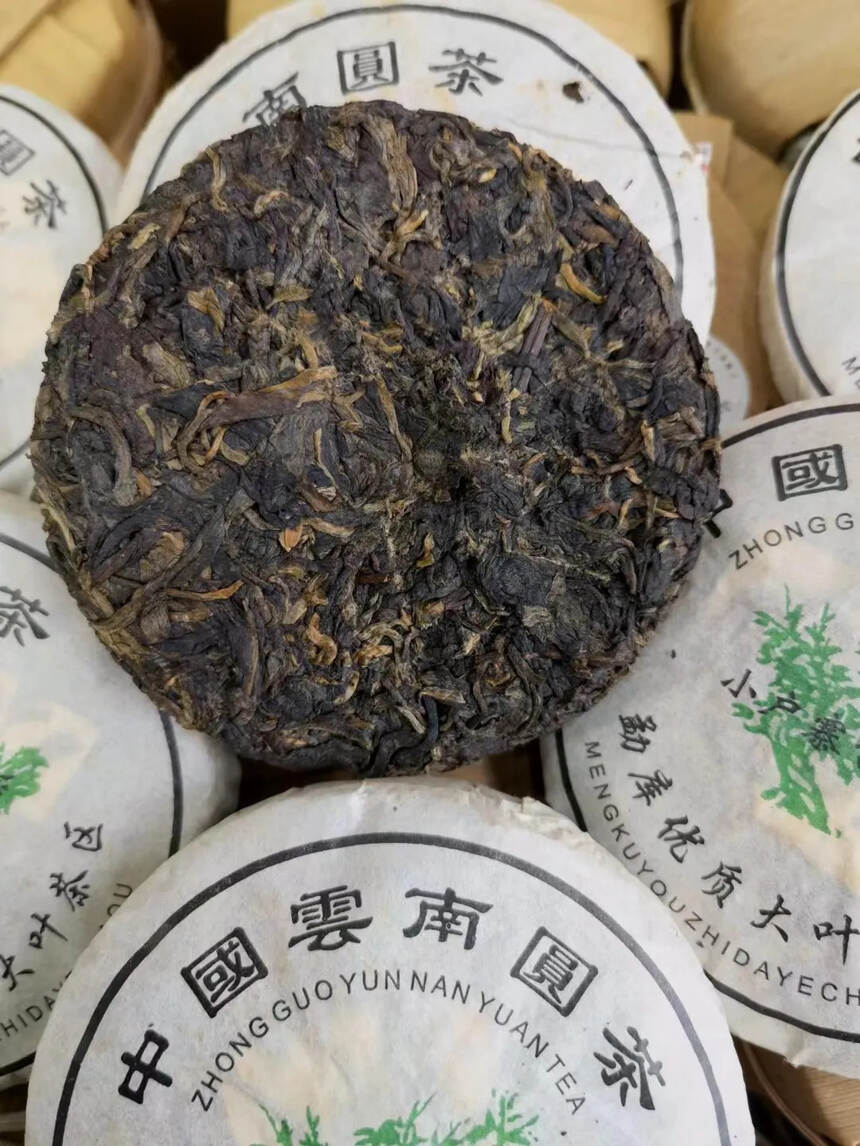 2004小户赛古树茶，其口感纯净清甜 既似冰岛茶的香