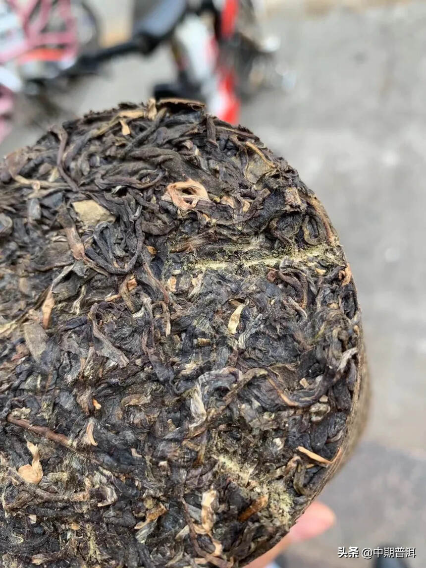 2015年昔归龙柱生茶，24个/件，云南茶农自家初制