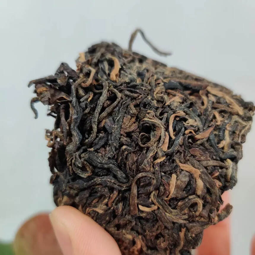 04年古树竹筒茶1公斤，竹筒普洱紧压茶作为云南传统民