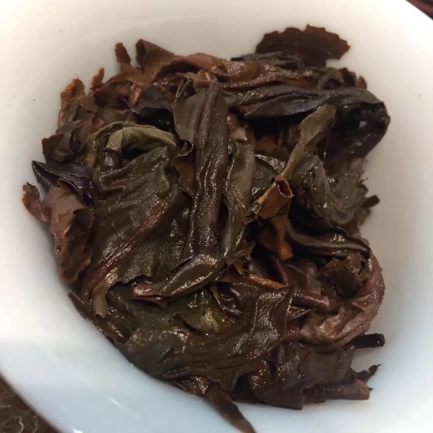 2000年，班章野生茶生普洱茶砖，云南飞台茶业，茶底