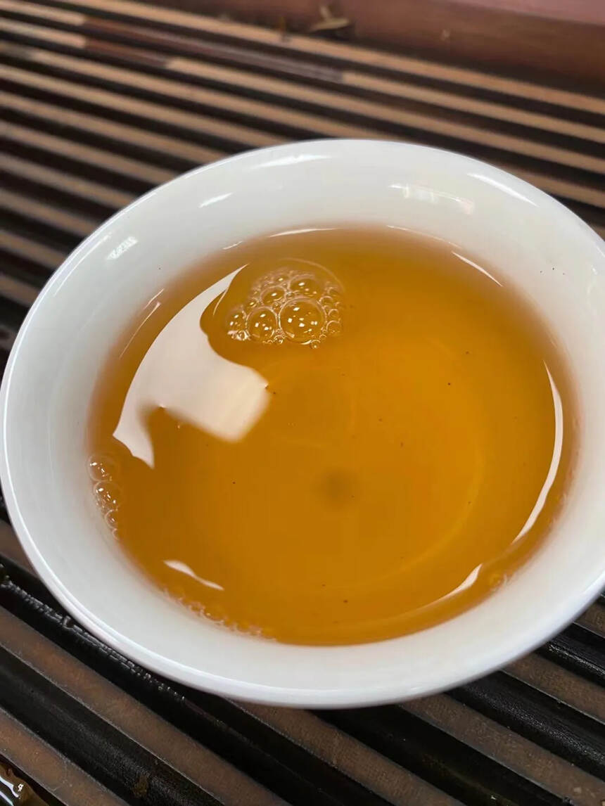 2006年福海茶厂，勐海乔木早春饼茶，特级品生普洱茶