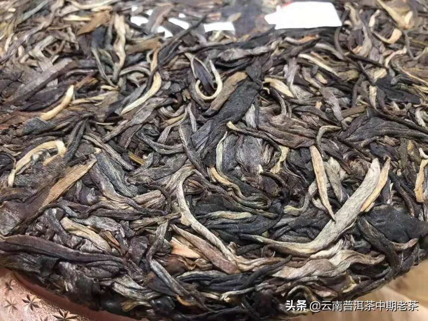 05年普洱生茶——


——国营黎明茶厂—八角亭