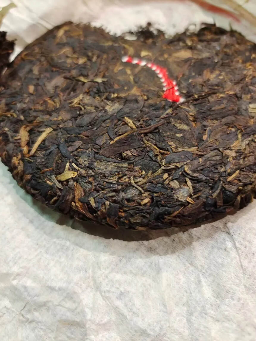 03年普洱茶


条索紧结
烟味浓有苦底 
【200