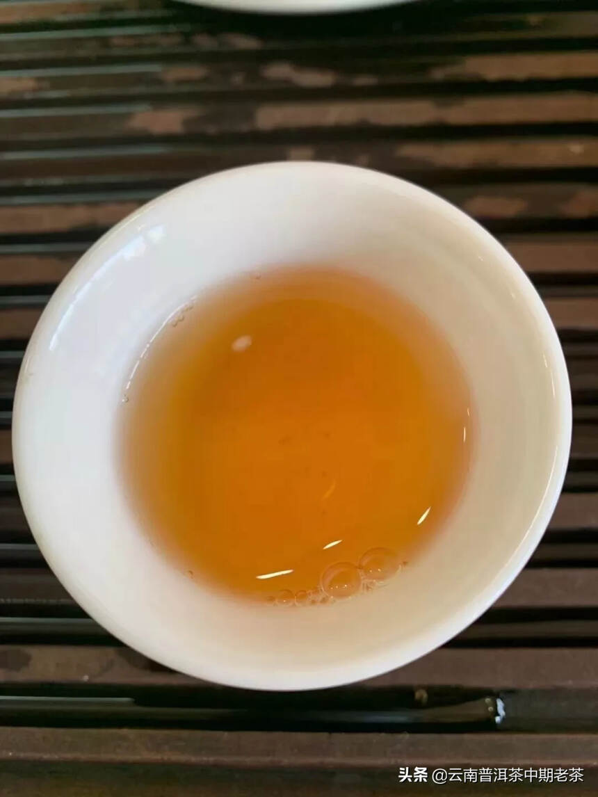 2012年班章有机生态茶，茶王青饼生茶、每件42饼竹
