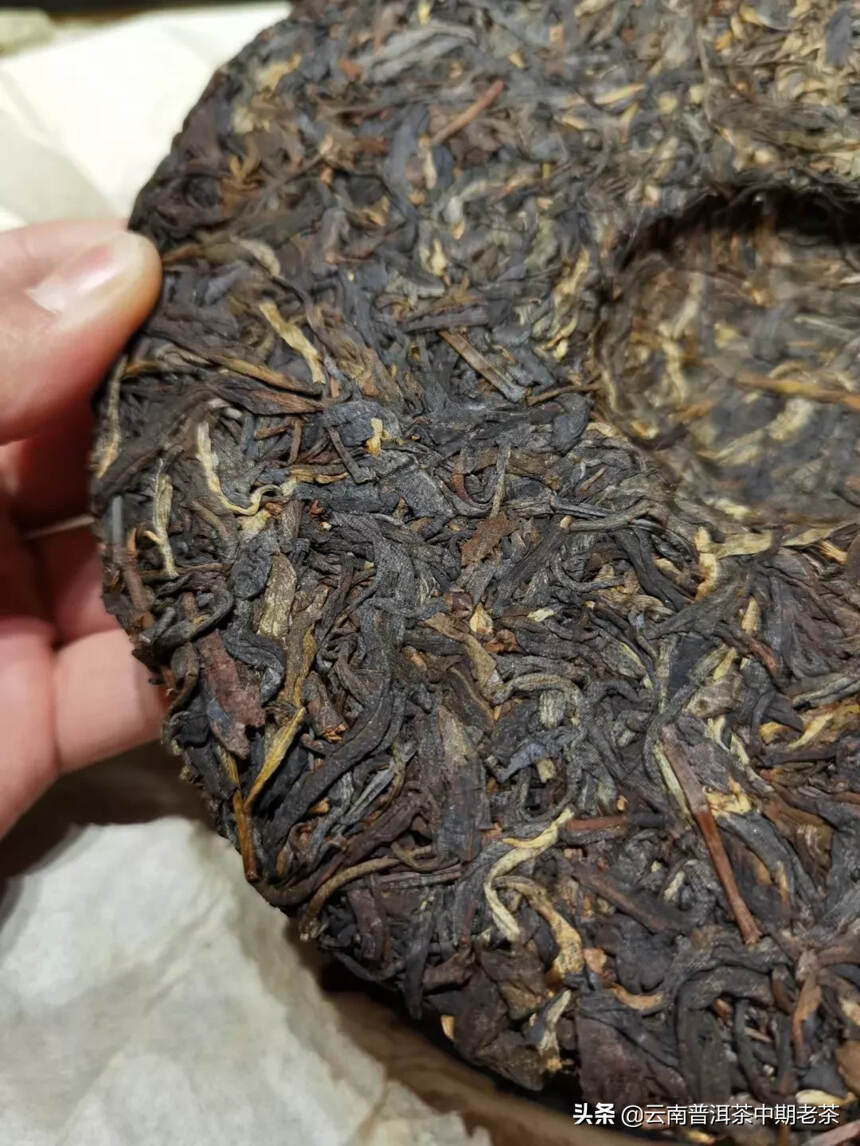 98年普洱圆茶——


——花园茶厂蓝印圆茶，一饼3