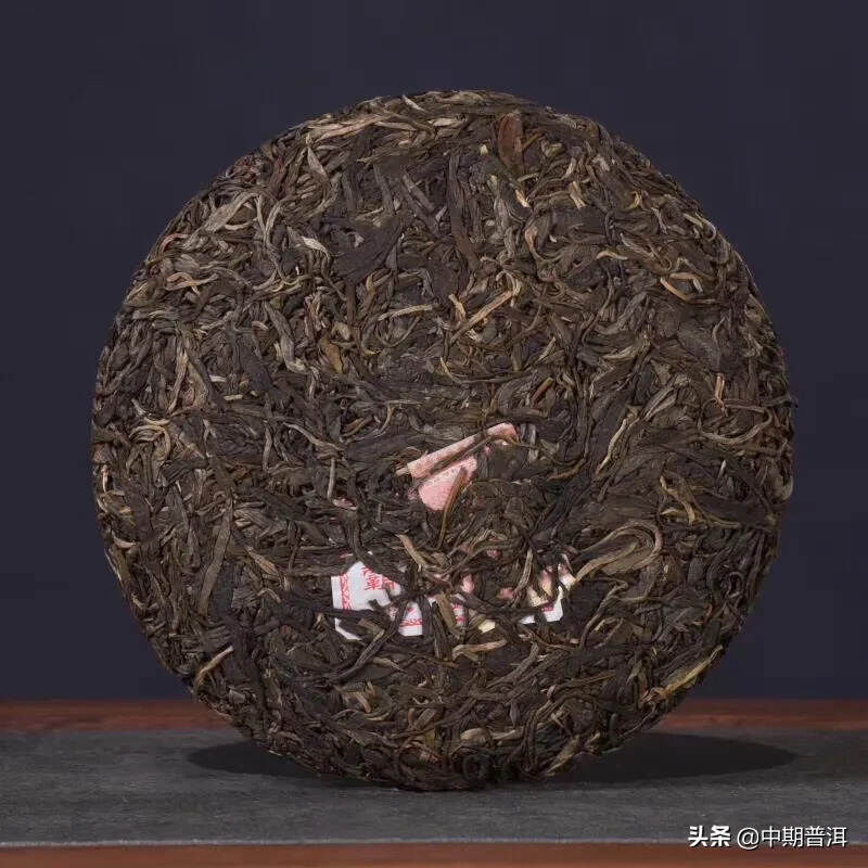 2015年陈升号霸王青饼，一款茶汤中涌现霸王风范的产