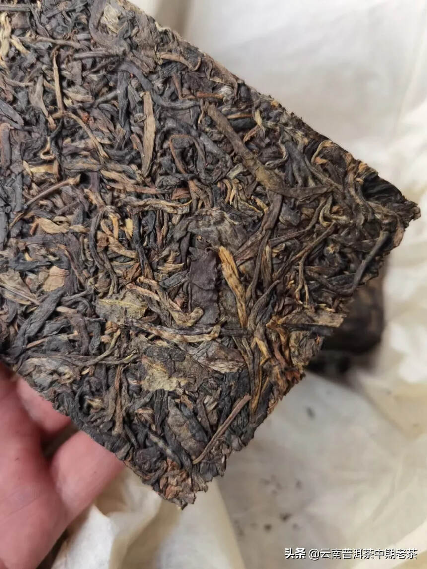 03年班章普洱茶——


——公章白菜砖，一包两片，