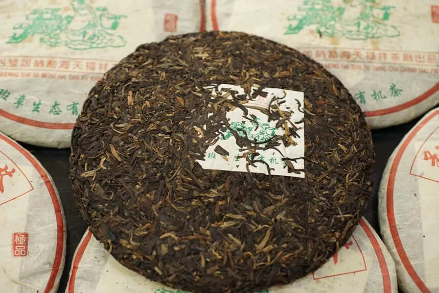 2005年班章茶.仓好茶靓滋味浓郁.回甘生津强烈.规