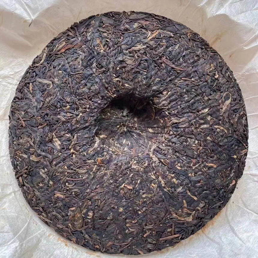 02年福海茶厂?特级品班章
仓储很好，汤厚饱满茶气强