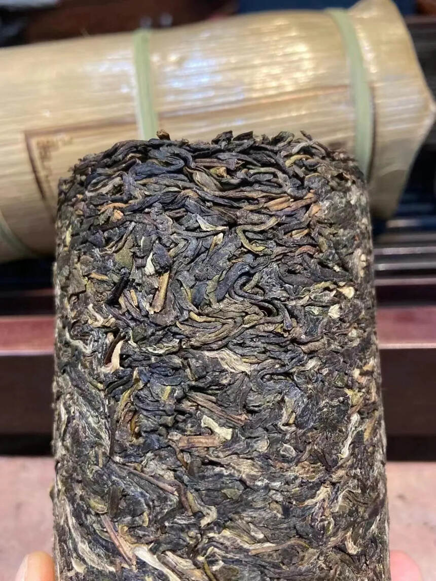 2018年曼松茶柱
一根1000克，一件9根