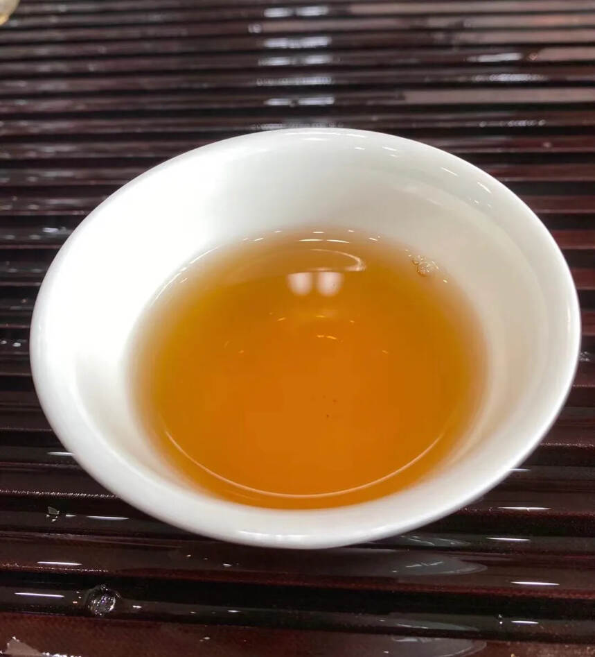 2006年易武古茶树 真淳雅生普洱茶饼，竹君公司，