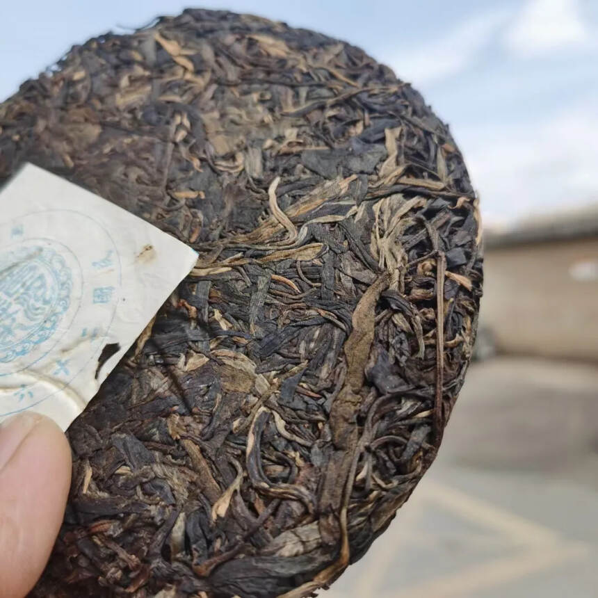 80年老生茶
同昌黄记圆茶
纯干仓存放，汤色金透亮，