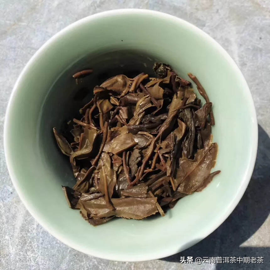 2006年那卡竹筒茶生茶

滋味饱满，回甘生津好