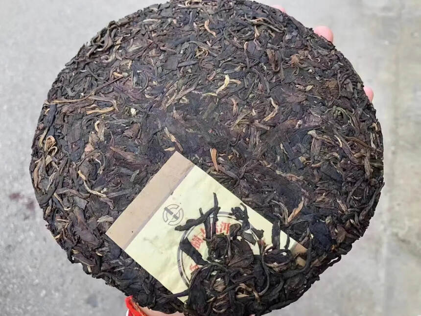 2005年中古茶堂易武老树古树圆茶七子饼，历经岁月自