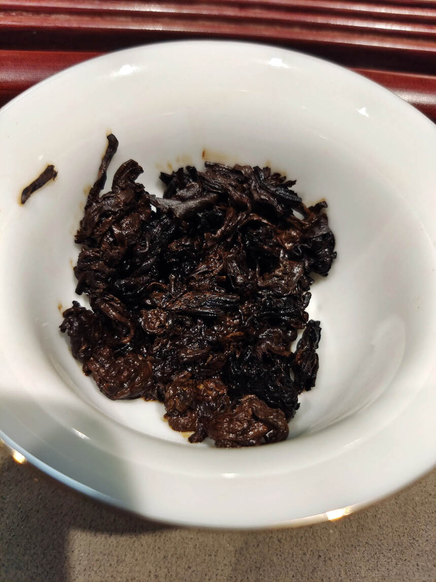 09年勐海小颗粒老茶头，颗粒均匀，茶汤透亮，味甘甜，