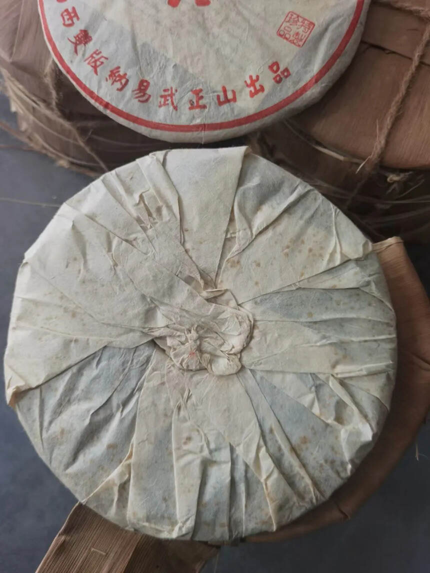 2003年，易武老树圆茶，淡烟融于水，性价比高，水路