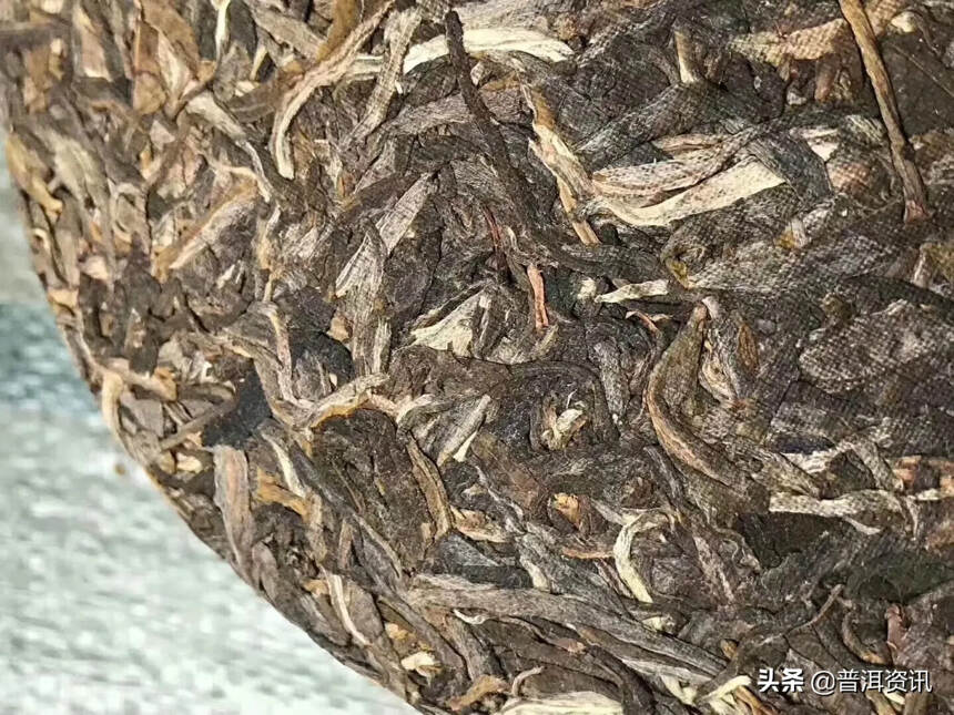 福海茶厂，06年南糯山茶饼，84饼一件，昆明存放，口