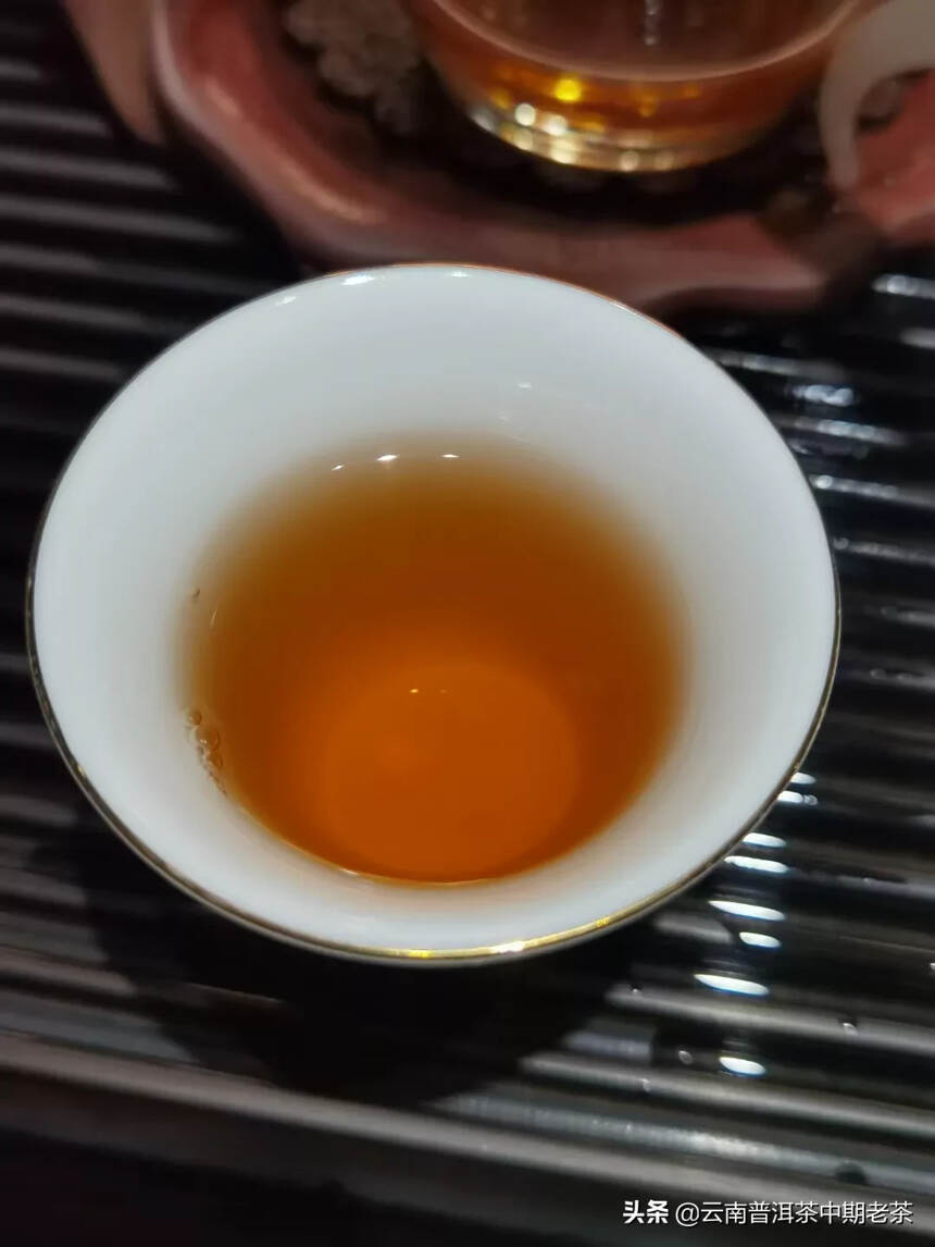 九十年代易武正山精品竹筒茶——


——精选易武正山