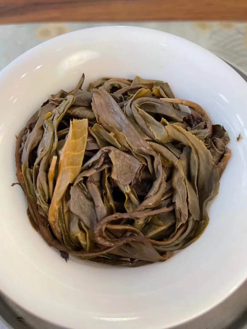 5年陈·布朗荒野茶·口粮茶[社会社会]香气高扬，透亮