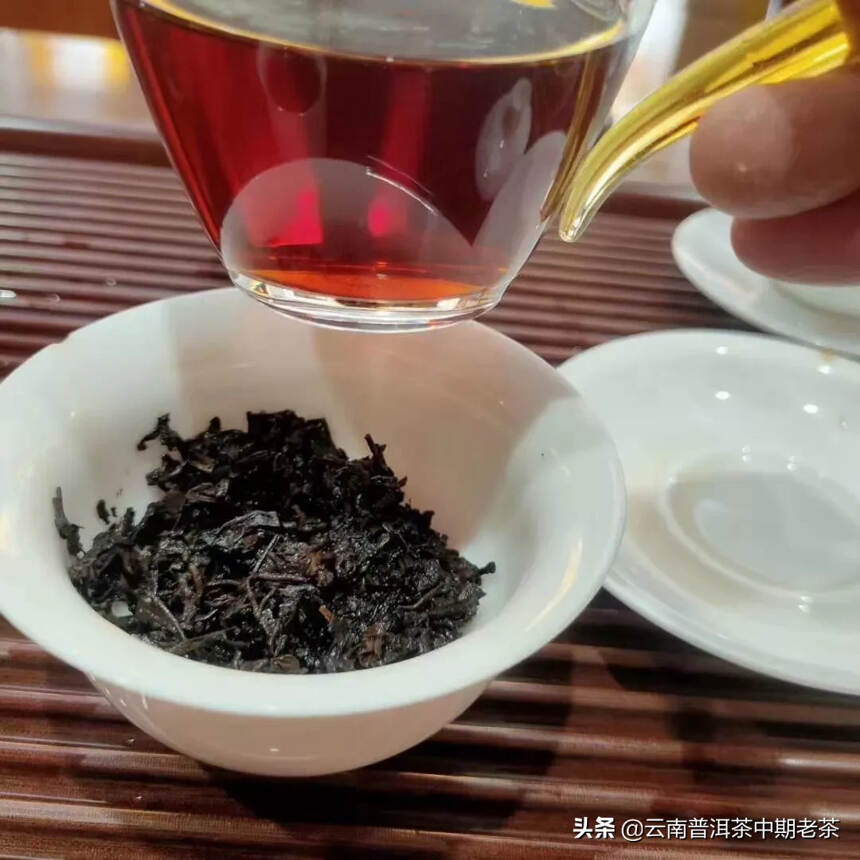 99年香韵普洱茶


传奇香港貢山茶莊定制熟茶砖25
