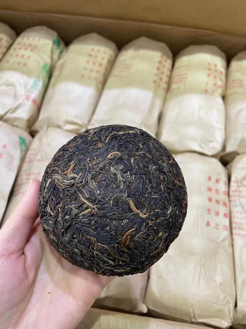 2012年 朗河茶厂 孔雀勐海沱茶，生普洱沱茶，采用