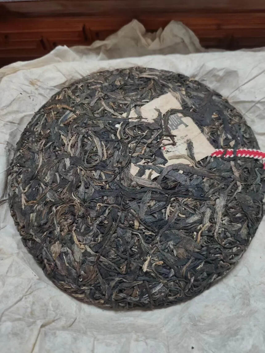 2000年茶马古道野生易武饼茶，云南思茅古普洱茶业有