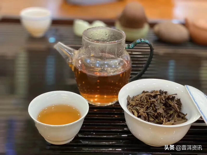 2007年福海生茶饼7536
昆明干仓陈放茶，陈味厚