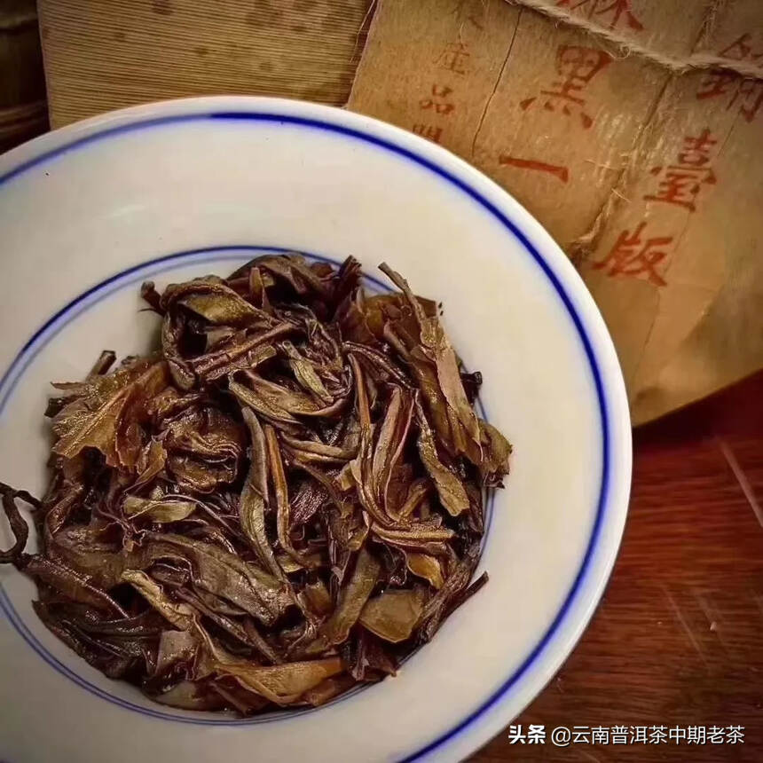 99年易武生饼


一饼357克，一提7饼，一件12