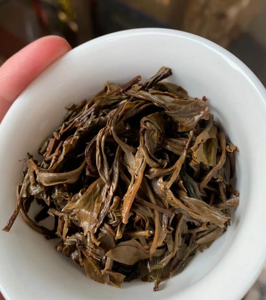 2004年班章竹筒茶，选布朗山地区百年以上树龄的古树