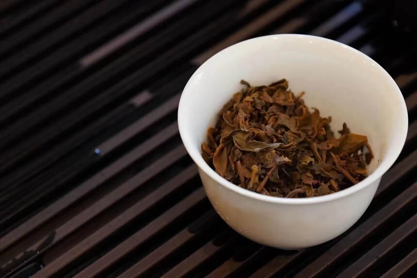 2003年——班章茶王方砖【班章有机大白菜，有机认证