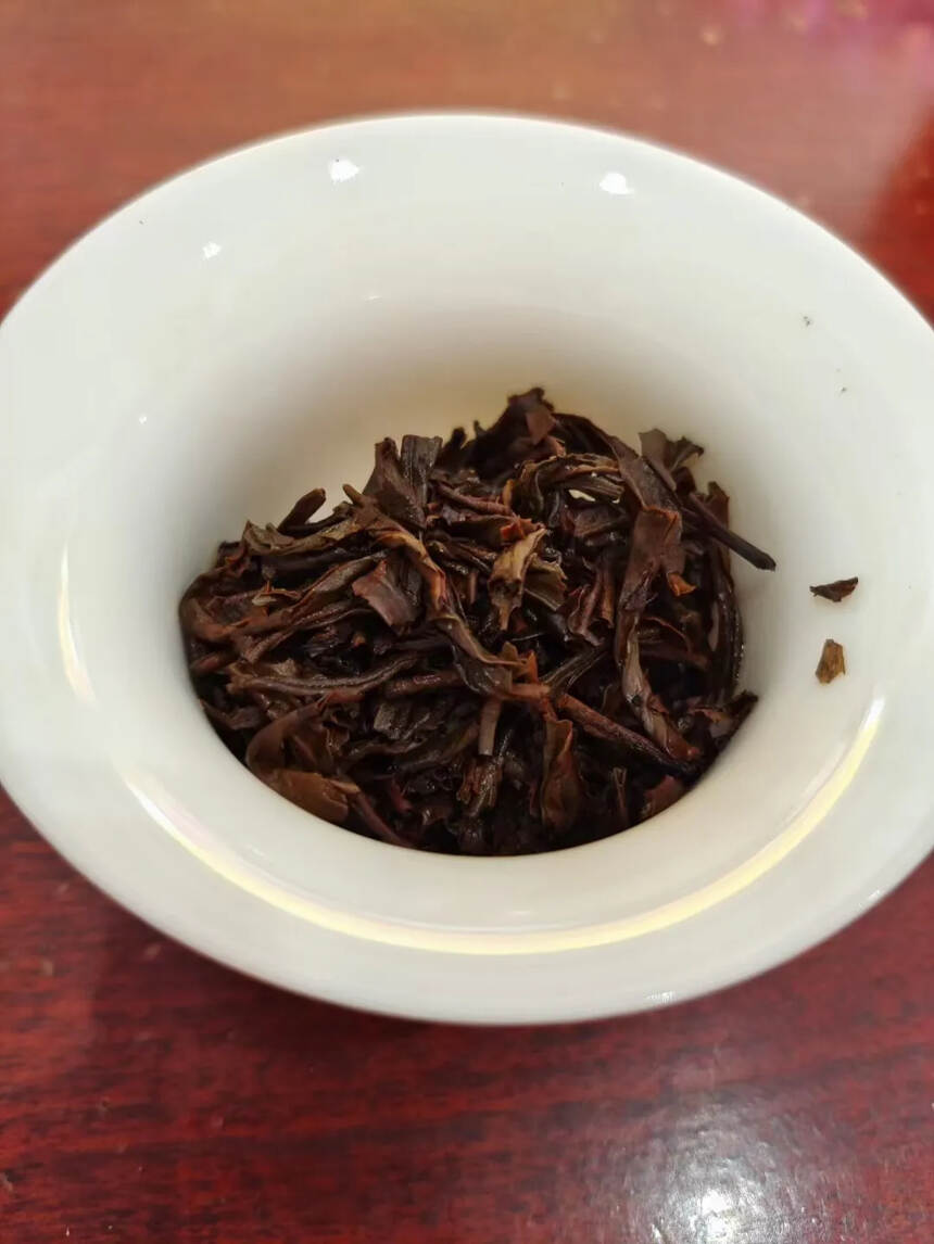 05年澜沧古茶青砖
汤感柔顺，口感饱满，茶气非常足，