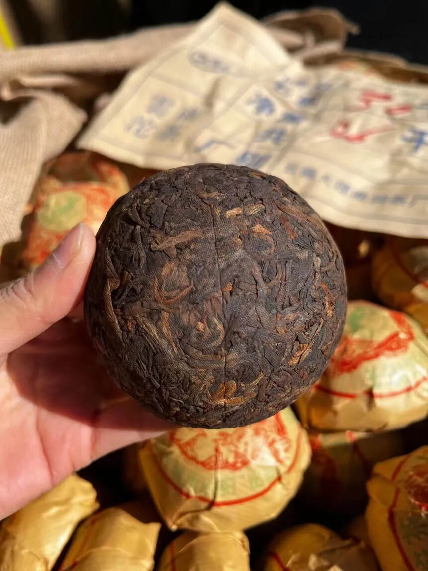 94年土林凤凰沱茶陈年老熟茶，100克昆明仓储，小小