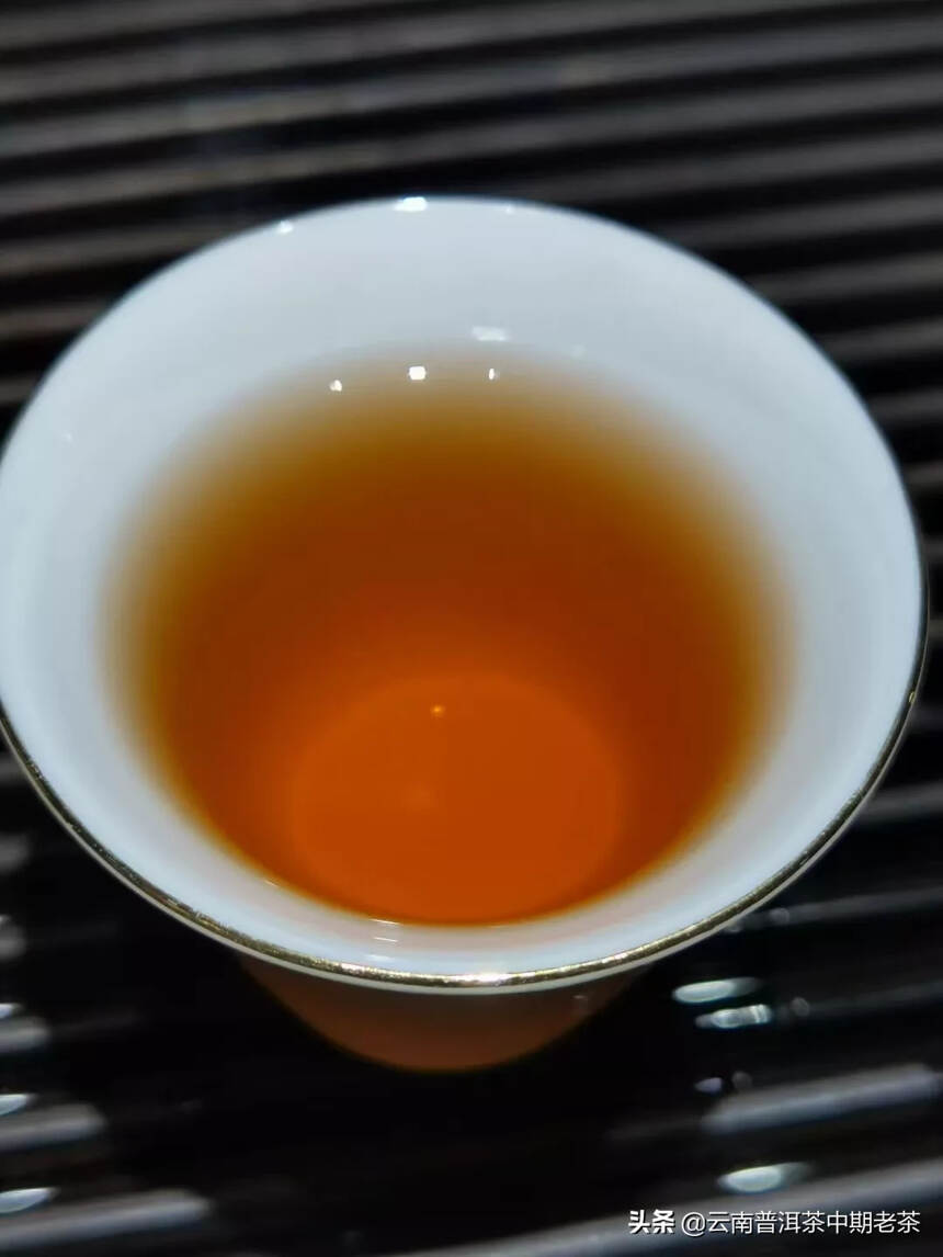 2000年橙印普洱生茶————


——商检7542
