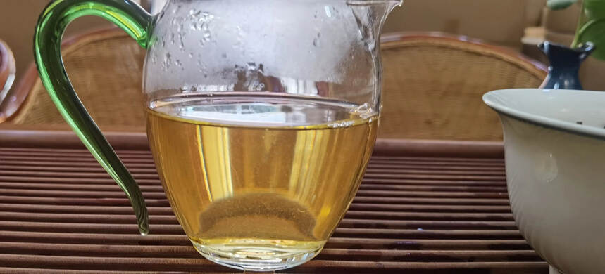 2019·荒田名山
茶叶汤色金黄油亮，杯香浓郁持久，