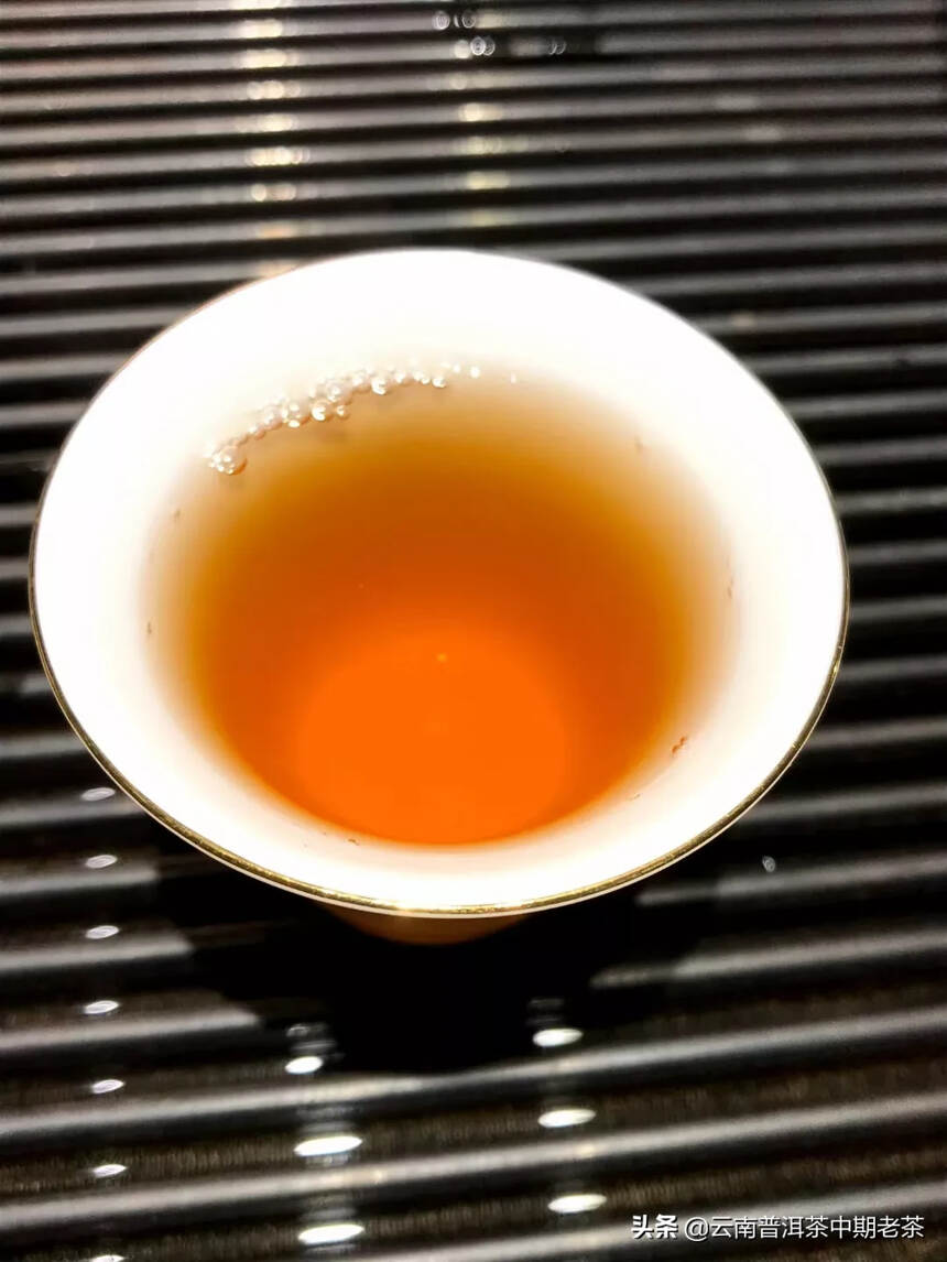 03年龙泉号普洱茶——


——圆茶，一饼357克，