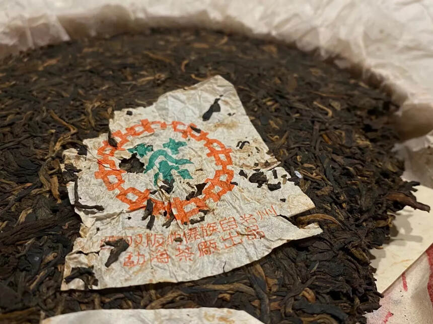 绿印青饼，喝茶有的时候不是贵的茶、而是喝茶的心情