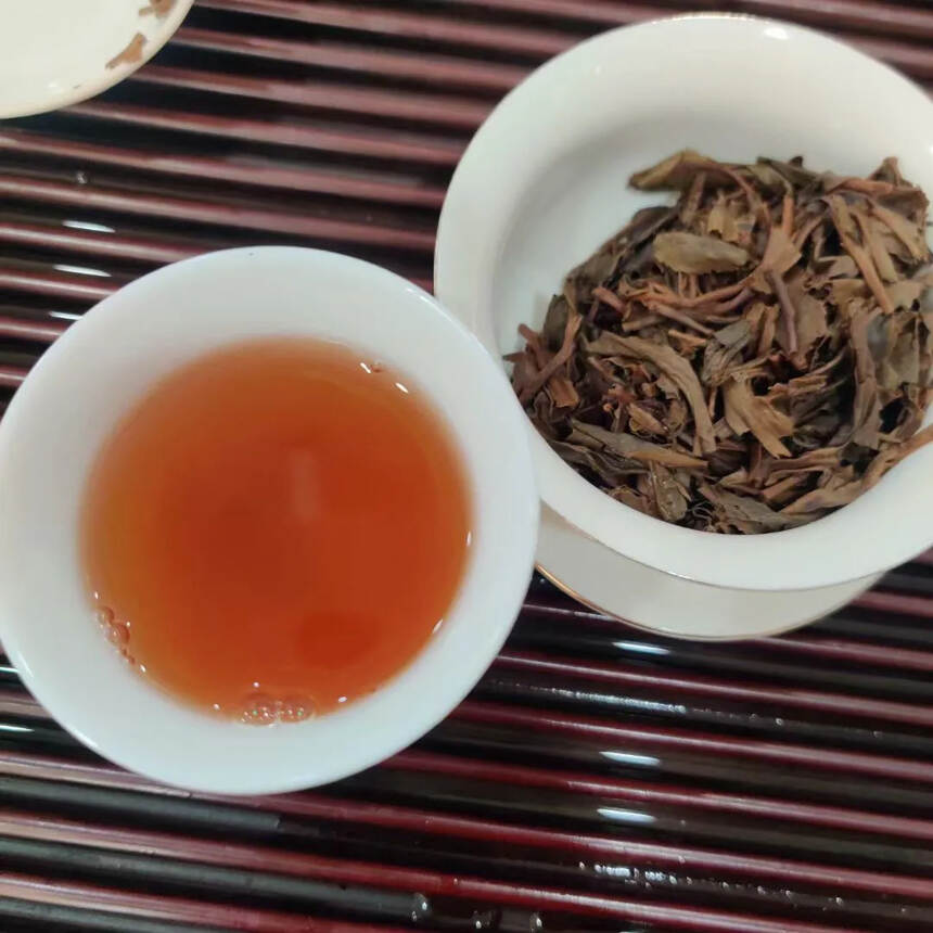 2007年中茶甲级蓝印生饼，传承印级经典配方，蜜香高