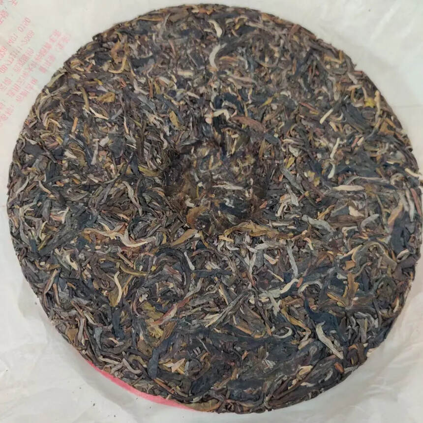 2010年春海茶厂布朗古树，采用布朗山古树茶为毛料，