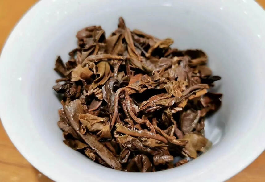 #九十年代班章金瓜贡茶
#春城茶廠#绝版班章小金瓜