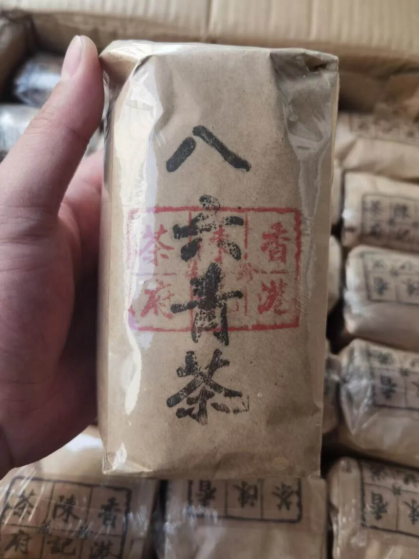 八六青茶，1986年老生茶，一袋150克，一件40袋