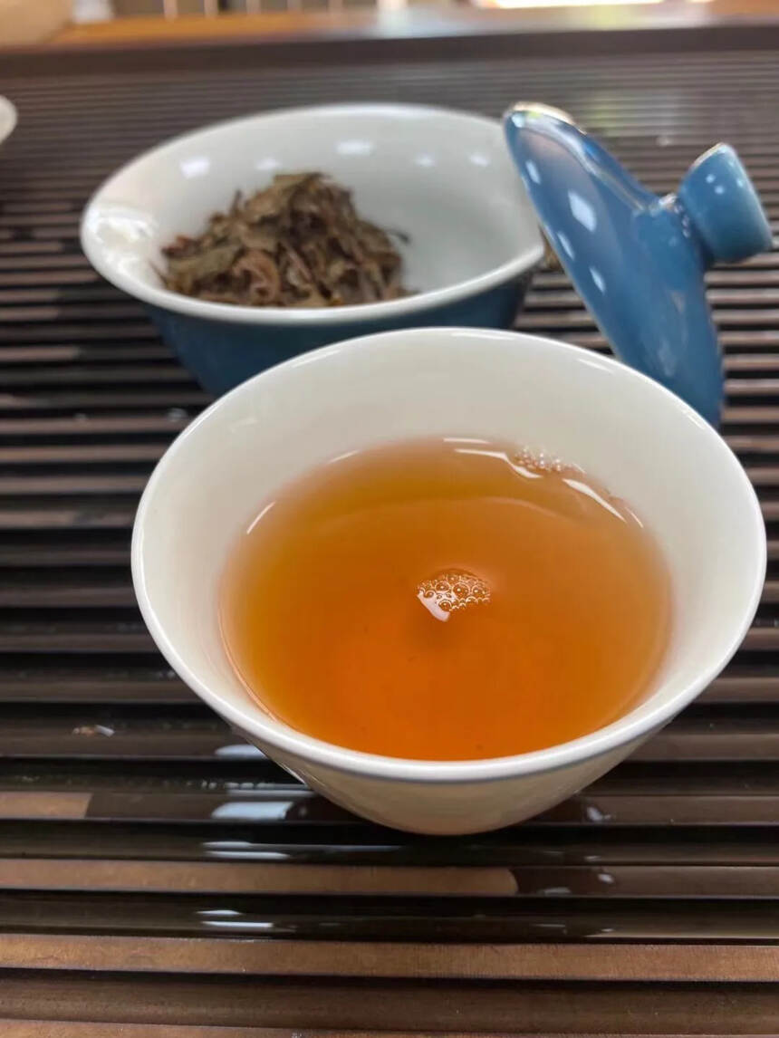 2006年 福海茶厂7536生普洱茶饼，选用云南大叶