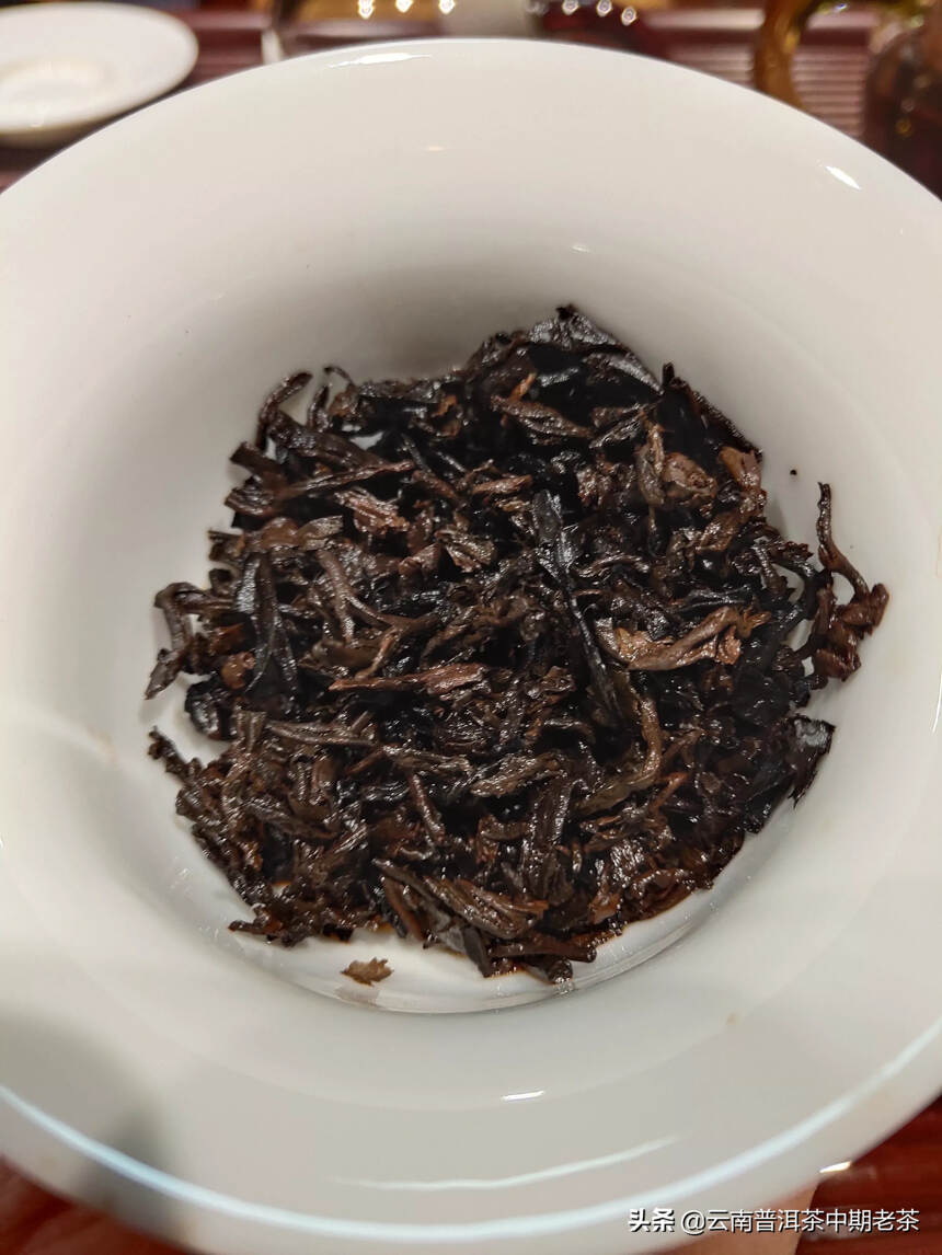 2010年云河宫廷普洱熟茶——


——茶汤厚重饱满