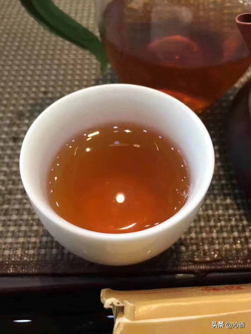 中茶2007红印沱茶  滋味醇厚，甘甜