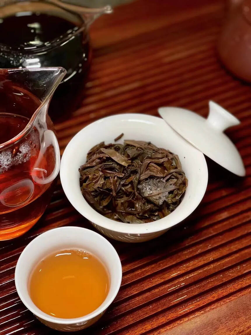 1999年 云南大叶种普洱茶，老散生普洱茶，飞台茶叶