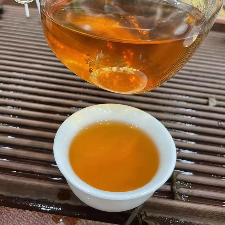 #普洱茶# 云茶布朗山老树生茶，茶气十足，口感醇厚，
