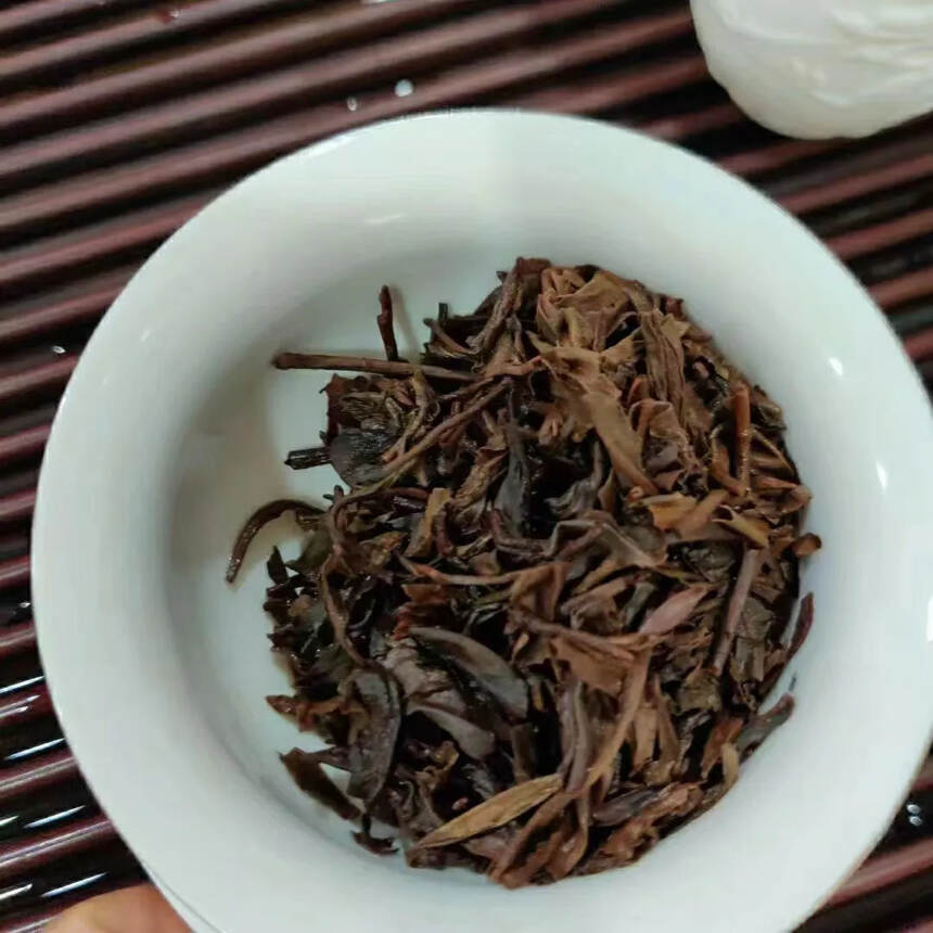 #普洱茶# 纯正烟味 ，茶力强劲 ，味足饱满回甘生津